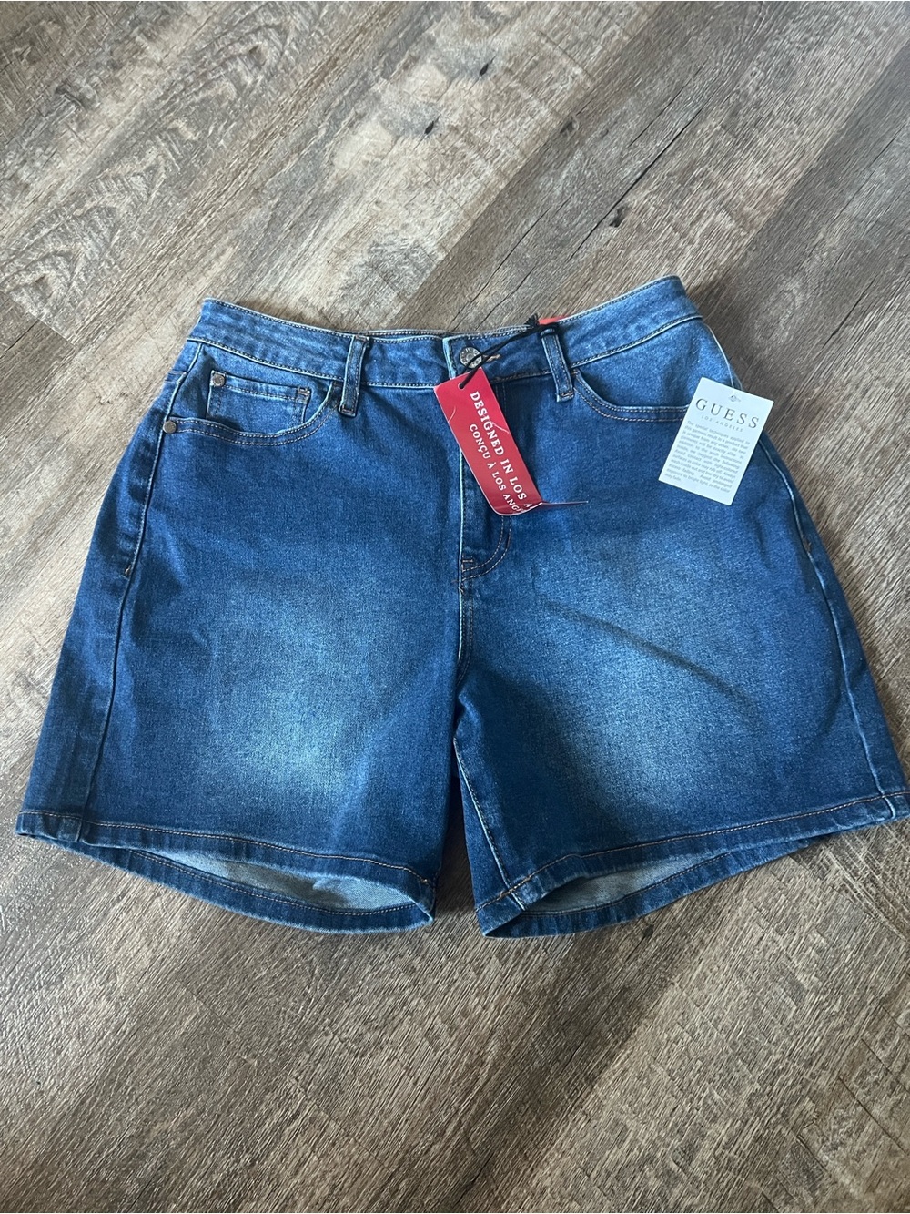 Guess JENNA Relaxed High Rise Denim Med Wash Stretch Shorts- Size‎ 26
